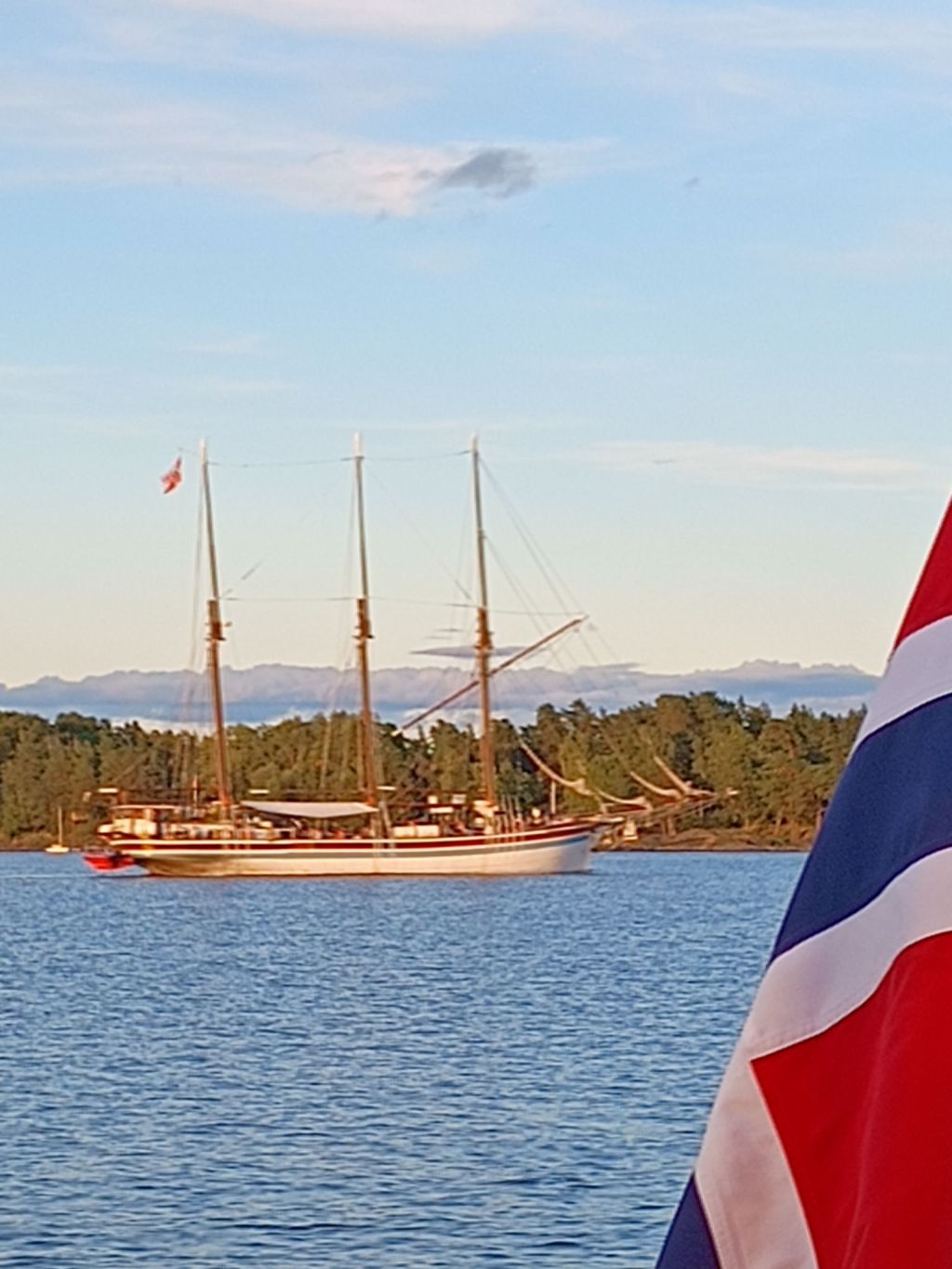 img_20250810_2035150688387971341780496547